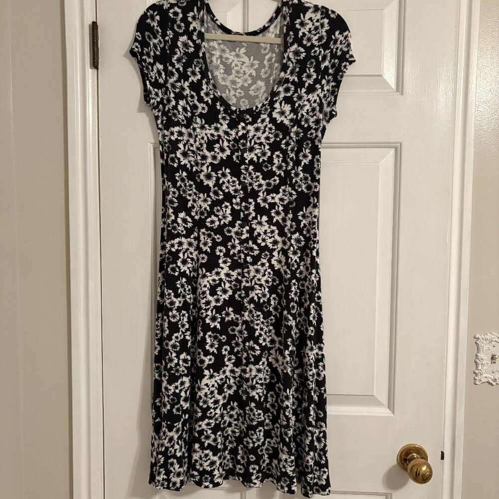 Black & white floral dress, Medium